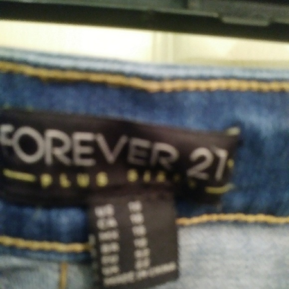 Forever 21 distressed jeans size 18 - Picture 3 of 3